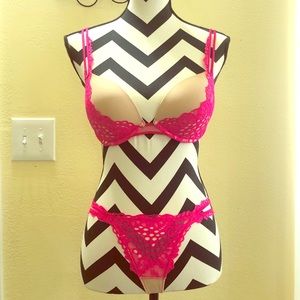 Victoria’s Secret Nude and hot Pink lace set 34C